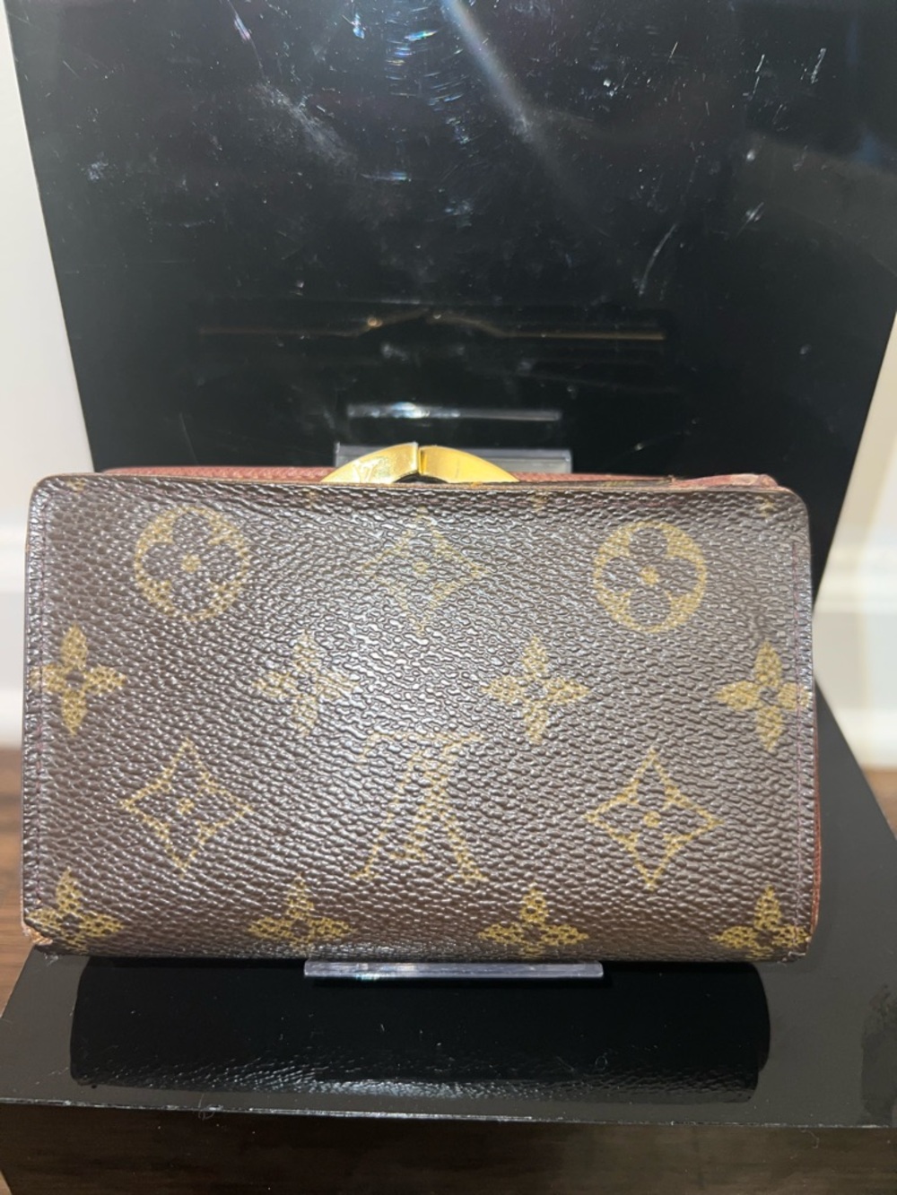 Louis Vuitton Monogram Canvas Wallet with Kisslock - Picture 6 of 14